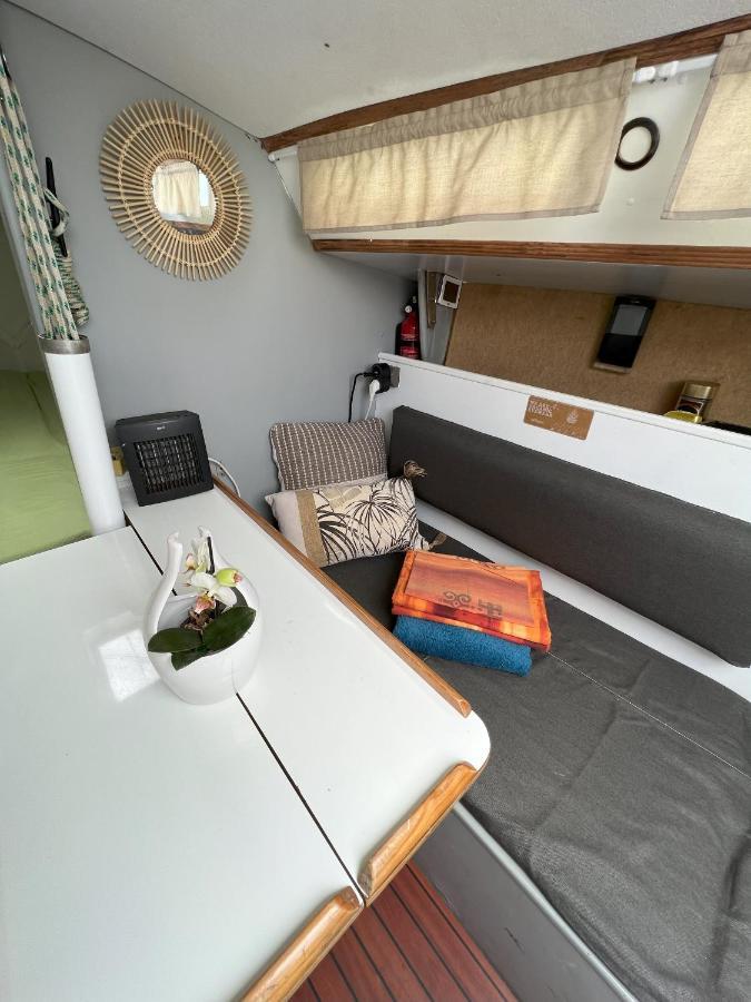 Bateau-hôtel Location Un Petit Voilier