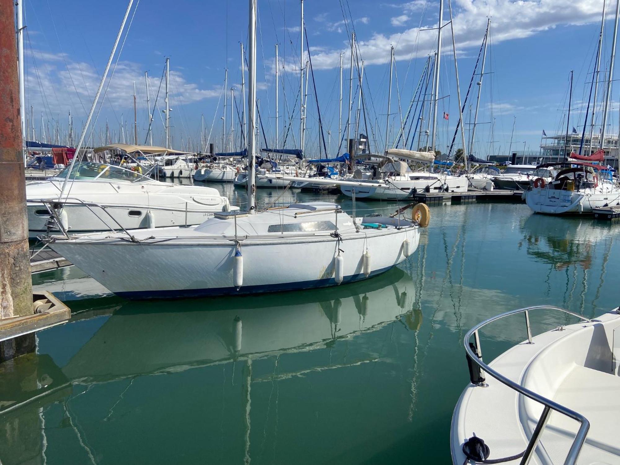 Bateau-hôtel Location Un Petit Voilier La Rochelle (Charente-Maritime)